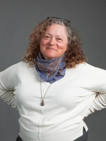 Headshot of Shelley Lowe